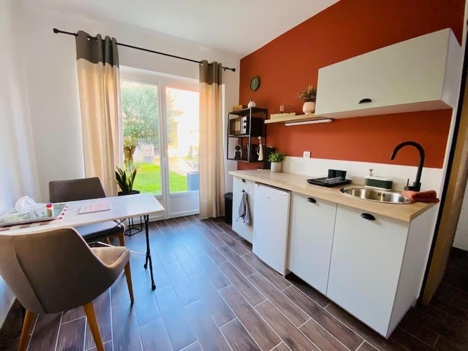 Studio D'Hotes Avec Piscine « Le Clos N°6 » Cormicy Exterior foto